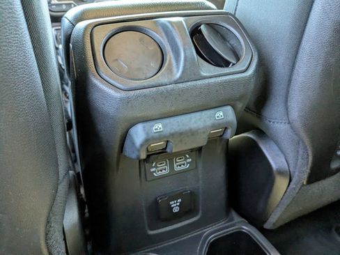 Used 2022 Jeep Gladiator Rubicon w/ Cold Weather Group image 15