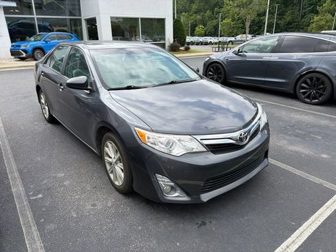 Used 2012 Toyota Camry XLE w/ Leather Pkg FWD image 9