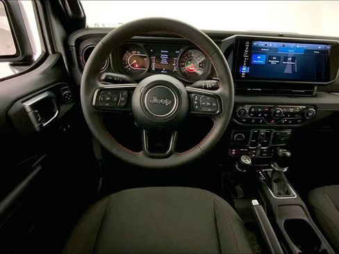 Used 2024 Jeep Wrangler Unlimited Rubicon w/ Technology Group AWD/4WD image 4