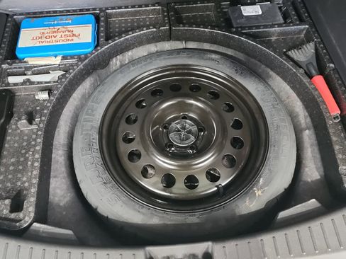 Used 2019 Ford Escape SE image 29