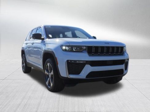 New 2026 Jeep Grand Cherokee Limited image 9
