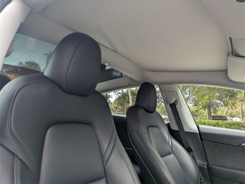 Used 2023 Tesla Model 3 Standard Range image 11