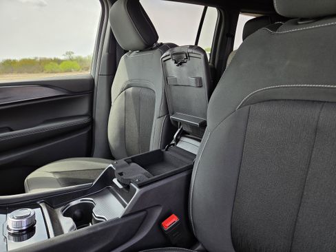New 2026 Jeep Grand Cherokee Laredo RWD image 29