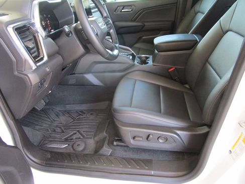Used 2023 GMC Canyon Elevation w/ Elevation Premium Package AWD/4WD image 30