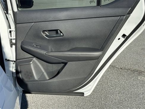 Certified 2025 Nissan Sentra SV image 17