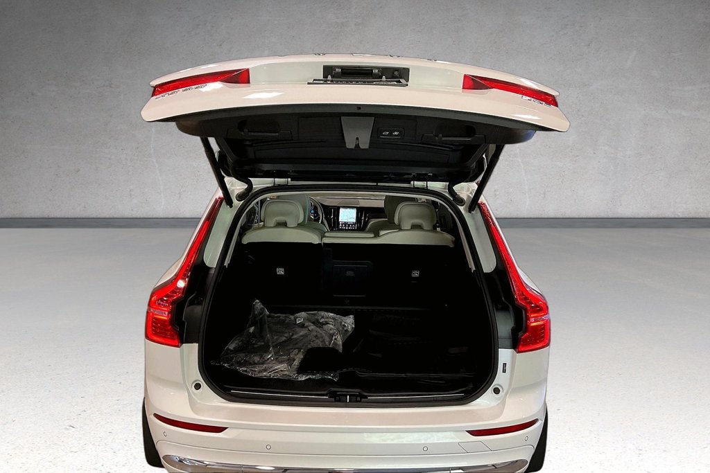 Certified 2023 Volvo XC60 B5 Plus w/ Climate Package AWD/4WD image 5