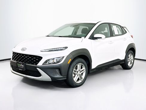Used 2023 Hyundai Kona SE w/ Cargo Package image 3