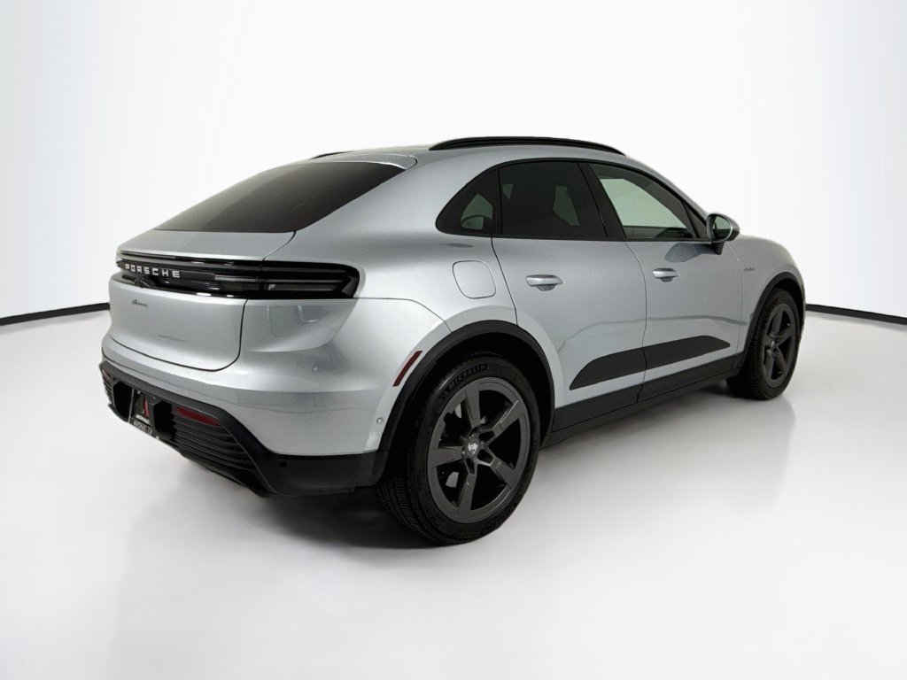 Certified 2025 Porsche Macan Electric RWD image 7