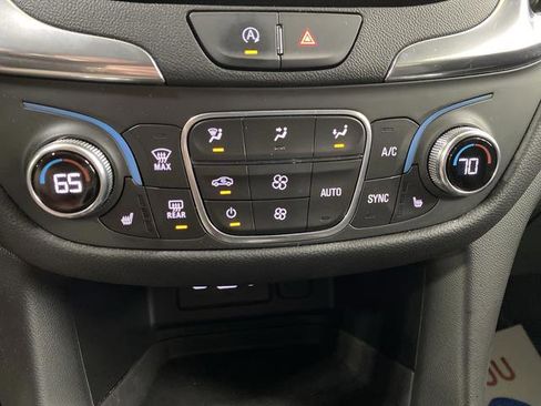 Used 2022 Chevrolet Equinox LT image 23