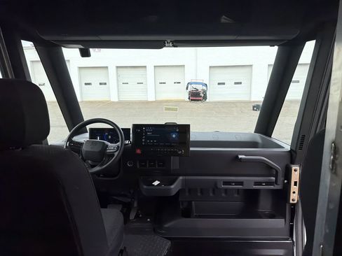 Used 2024 Chevrolet Brightdrop 600 w/ Commercial Equipment Package AWD/4WD image 14
