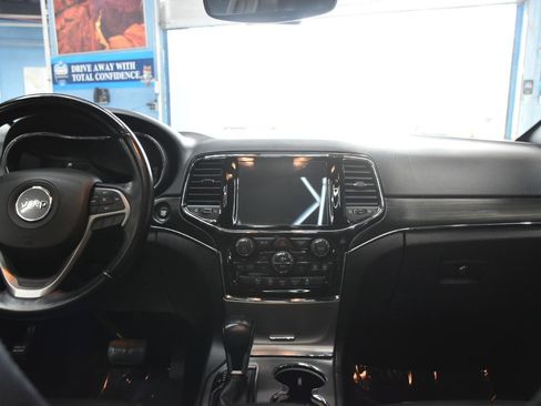 Used 2021 Jeep Grand Cherokee Limited AWD/4WD image 39