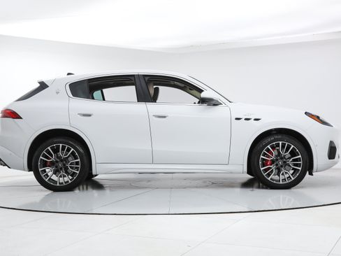 Certified 2023 Maserati Grecale GT AWD/4WD image 6