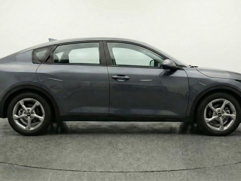 Used 2025 Kia K4 LXS image 11
