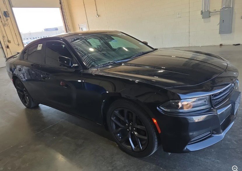 Used 2021 Dodge Charger SXT w/ Blacktop Package RWD image 4