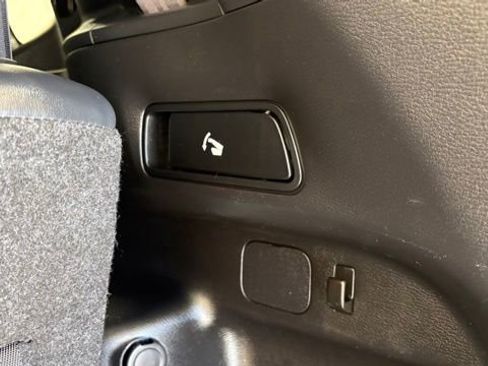 Used 2023 Mitsubishi Outlander SE AWD/4WD image 6
