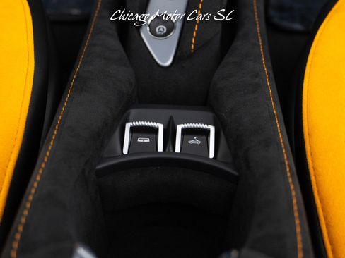 Used 2026 McLaren 750S Spider RWD image 37