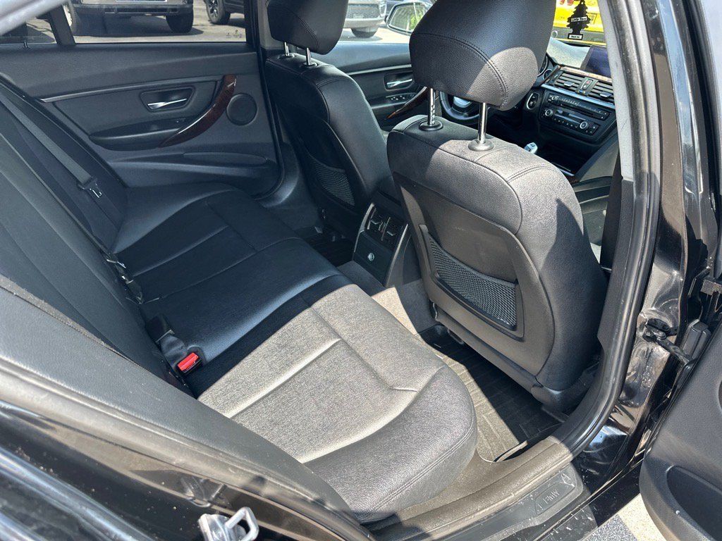 Used 2015 BMW 328i xDrive Sedan AWD/4WD image 18