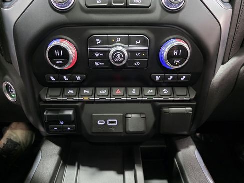 Used 2022 GMC Sierra 1500 SLT w/ SLT Premium Plus Package image 24