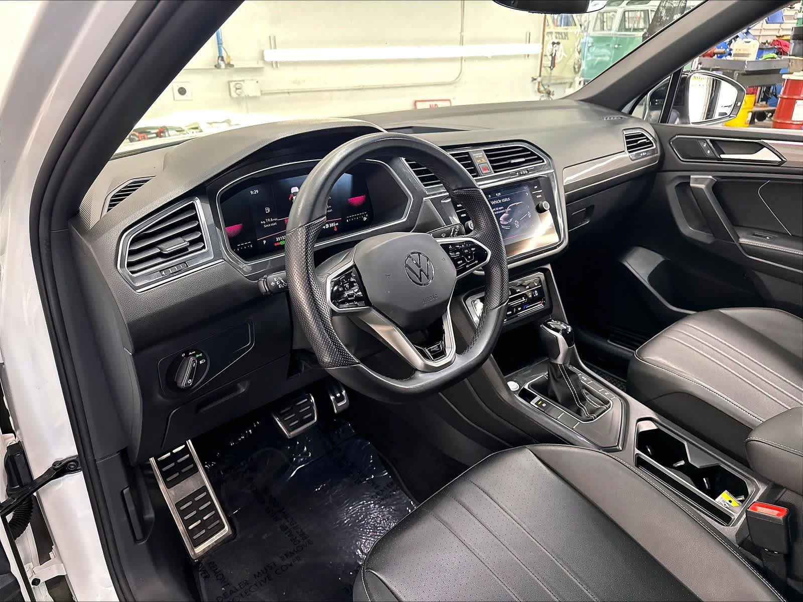 Used 2023 Volkswagen Tiguan SE R-Line FWD image 20