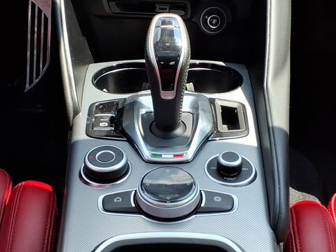 Used 2024 Alfa Romeo Giulia Ti w/ Performance Driving Package AWD/4WD image 21