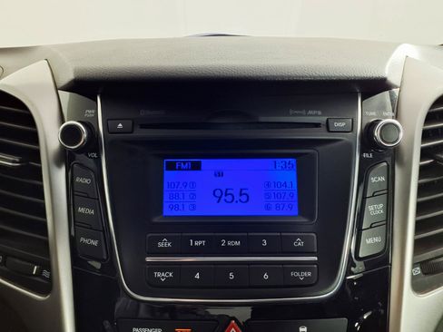 Used 2016 Hyundai Elantra GT FWD image 18