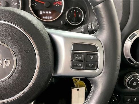 Used 2016 Jeep Wrangler Unlimited Rubicon AWD/4WD image 22