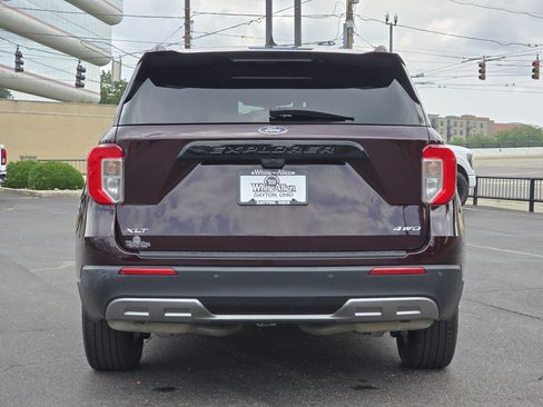 Used 2023 Ford Explorer XLT w/ Equipment Group 202A AWD/4WD image 30