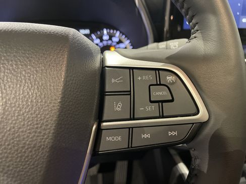 Used 2025 Toyota Highlander XLE image 21