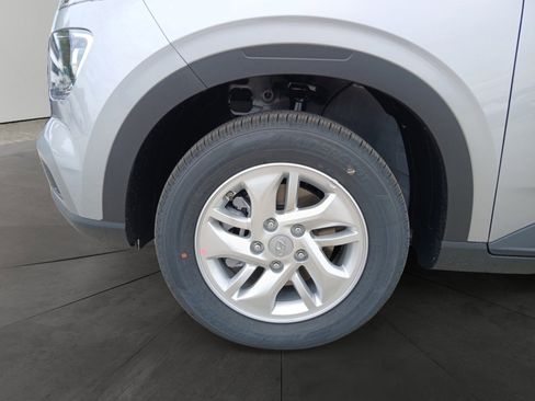 New 2025 Hyundai Venue SEL image 27