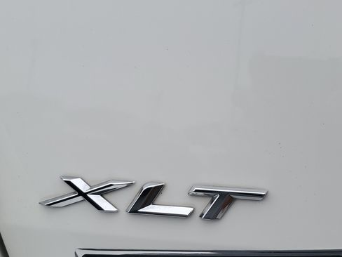Used 2023 Ford Explorer XLT w/ Equipment Group 202A AWD/4WD image 33