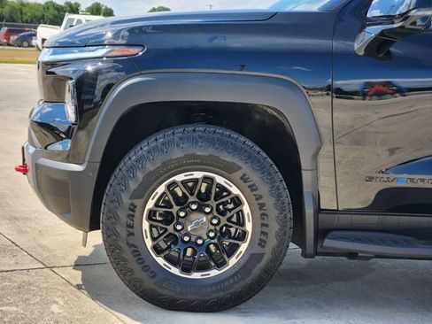 New 2026 Chevrolet Silverado EV Trail Boss image 6