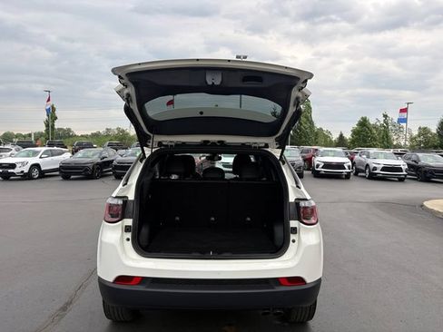 Used 2021 Jeep Compass Latitude AWD/4WD image 16
