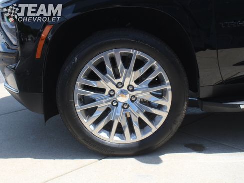 Used 2026 Chevrolet Tahoe LT w/ Comfort Package AWD/4WD image 32