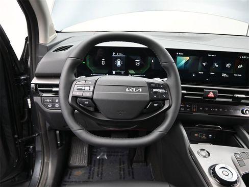 New 2026 Kia Sportage EX image 32