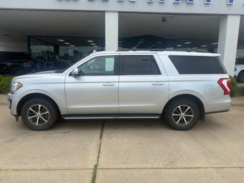 Used 2019 Ford Expedition Max XLT w/ Equipment Group 202A AWD/4WD image 8
