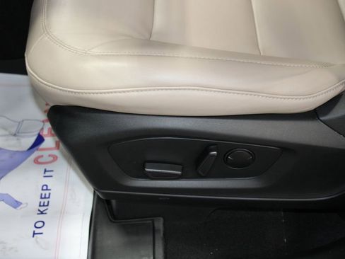 Used 2023 Ford Explorer XLT w/ Equipment Group 202A image 15