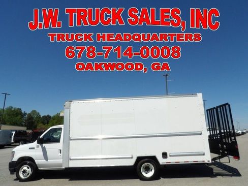 Used 2021 Ford E-350 and Econoline 350 Super Duty image 2