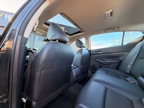 Used 2022 Nissan Altima 2.5 SR w/ Midnight Edition Package image 15