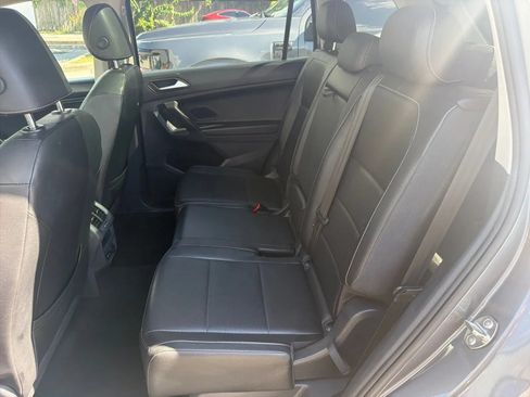 Used 2021 Volkswagen Tiguan SEL FWD image 14