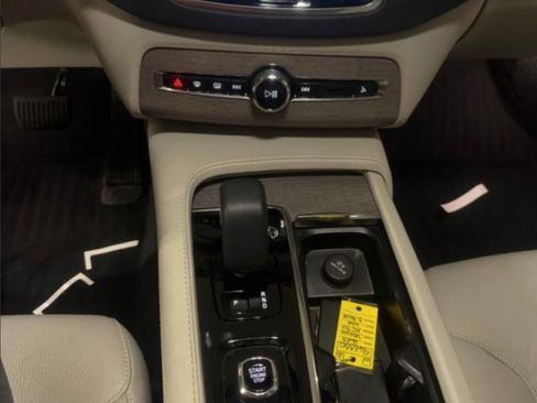 Certified 2023 Volvo XC90 B6 Plus w/ Protection Package Premier AWD/4WD image 9