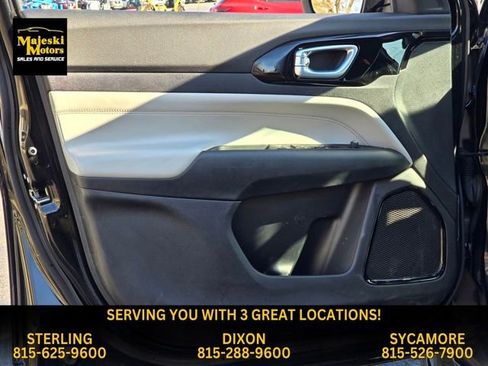 Used 2022 Jeep Compass Limited image 24