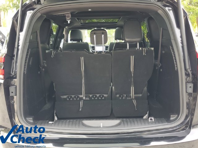 Used 2026 Chrysler Pacifica Limited w/ S Appearance Package FWD image 10