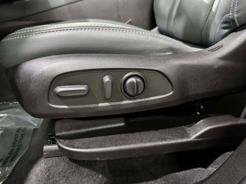 Used 2023 Buick Enclave Essence w/ Experience Buick Package AWD/4WD image 23