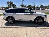 Used 2024 Lincoln Nautilus Premier image 5