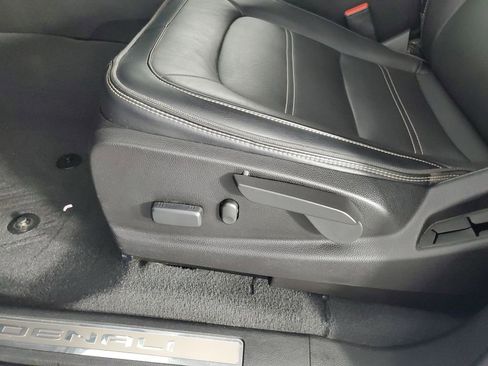 Used 2021 GMC Canyon Denali image 28