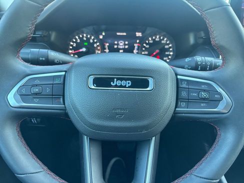 Used 2025 Jeep Compass Trailhawk AWD/4WD image 27