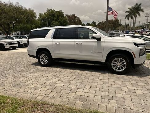 Used 2026 Chevrolet Suburban LS RWD image 15