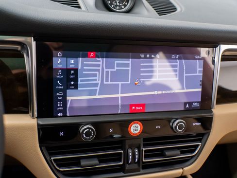 New 2026 Porsche Macan image 26