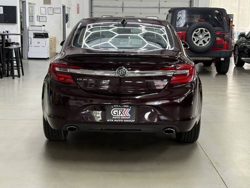 Used 2017 Buick Regal Sport Touring FWD image 3