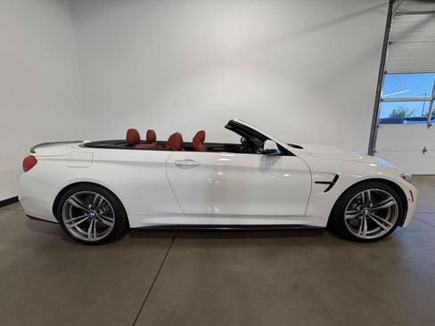 Used 2017 BMW M4 Convertible RWD image 10